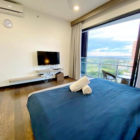 Almas Suites Puteri Harbour ヌサジャヤ エクステリア 写真